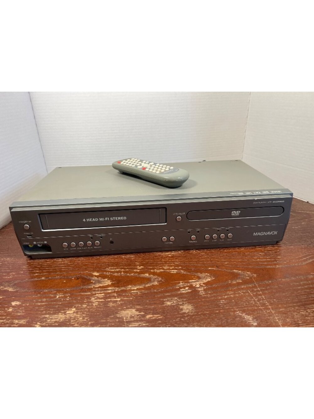 Vintage Magnavox DV225MG9 DVD/VCR Combo Player With Remote 4-Head Hi-Fi Stereo T